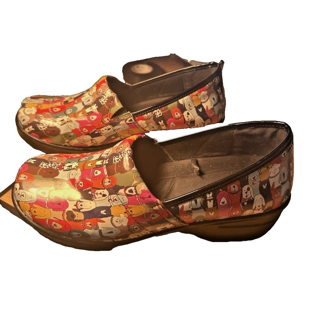 Easy Street Laurie Dog themed clog nursing shoes size 11 w‎ Vinyl upper no marks